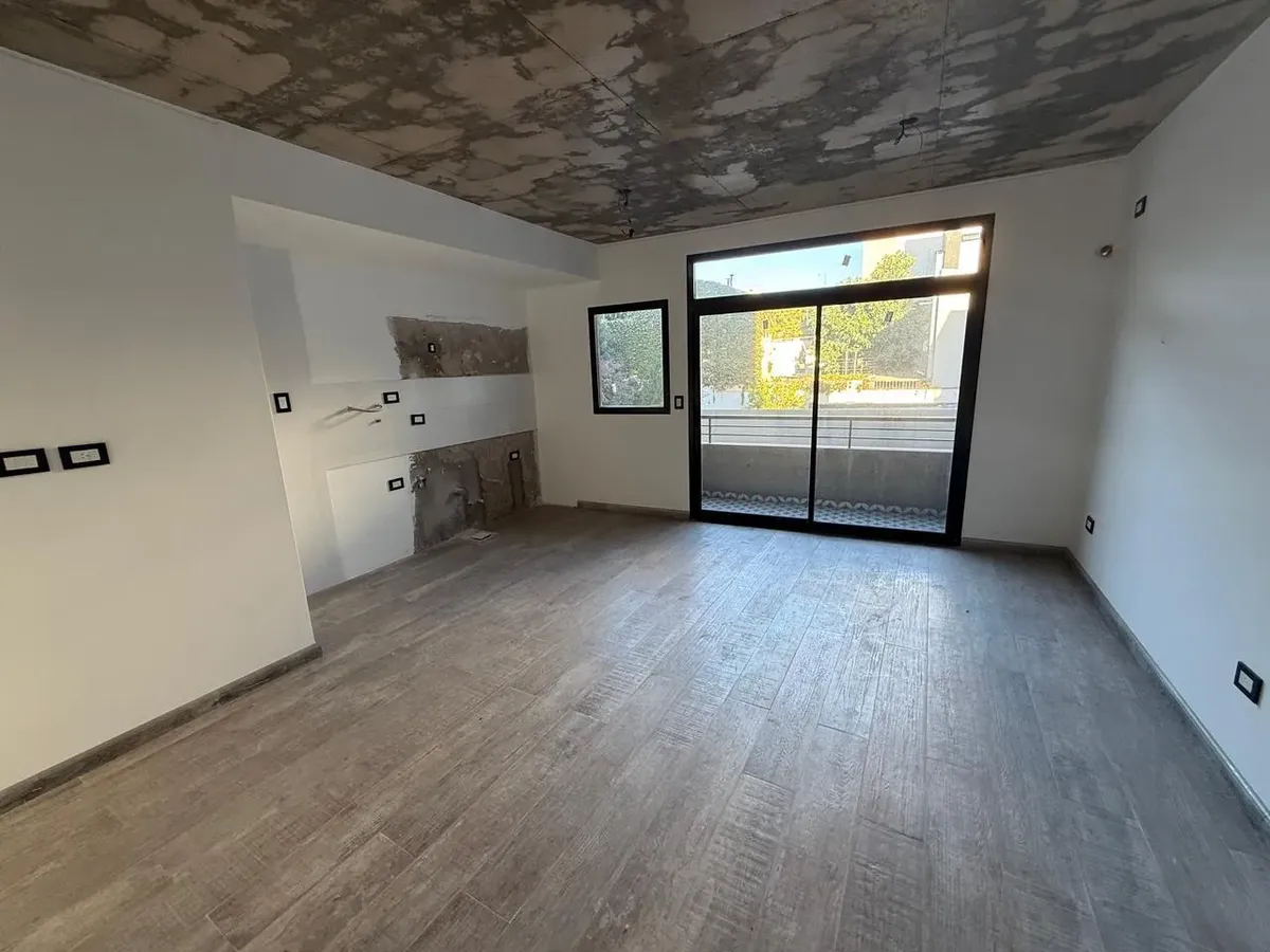 Monoambiente 6° piso con balcón