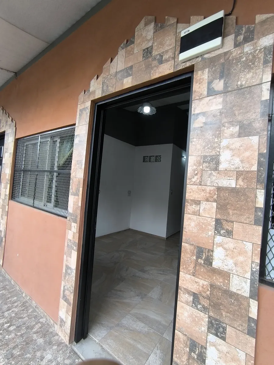 Alquilo Depto 2 Amb, En Excelente Zona De Monte Grande. Opc Cochera