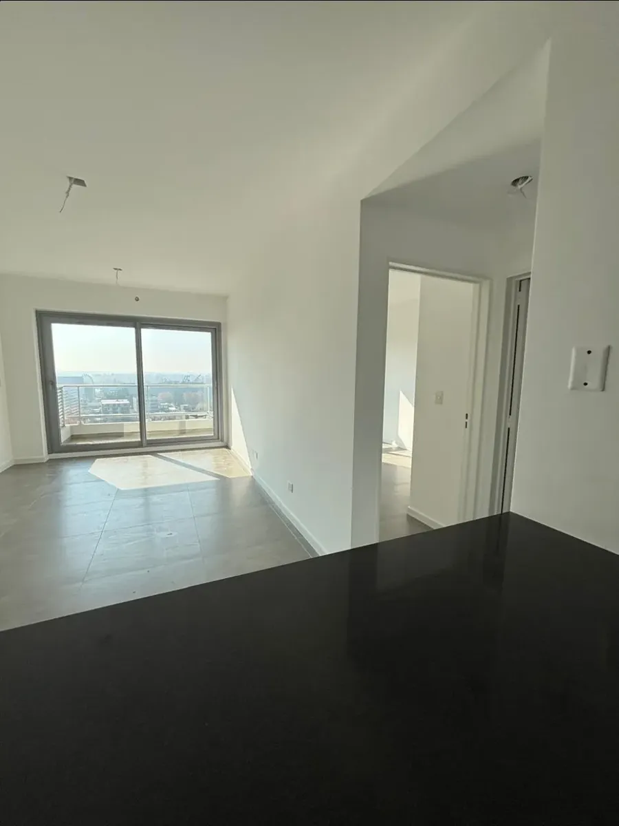 2 ambientes con balcón y cochera
