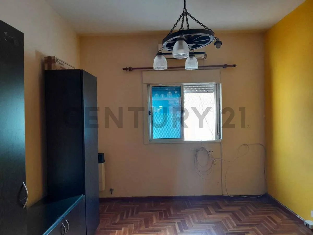 Monoambiente En Alquiler En Lomas Del Mirador Con Patio Interno