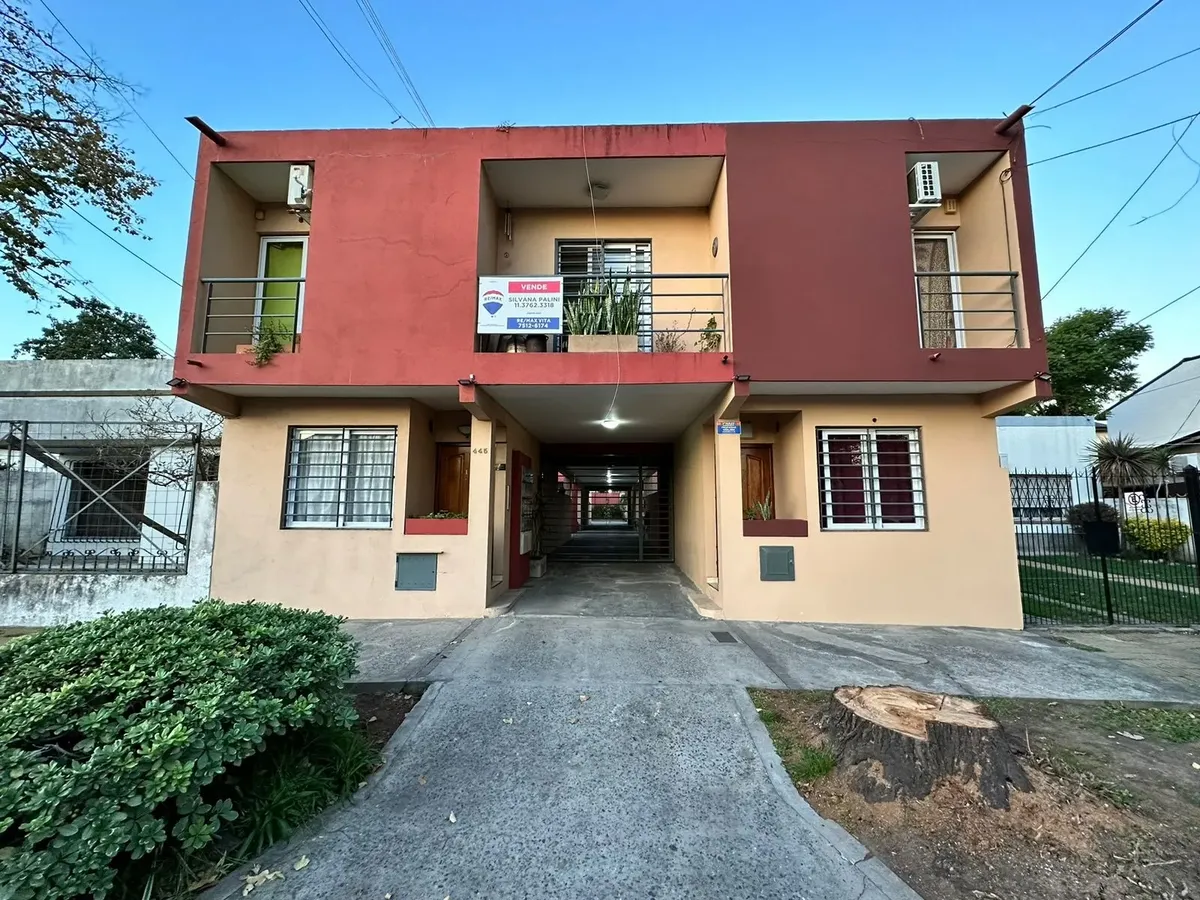 Ground-floor with patio and parking