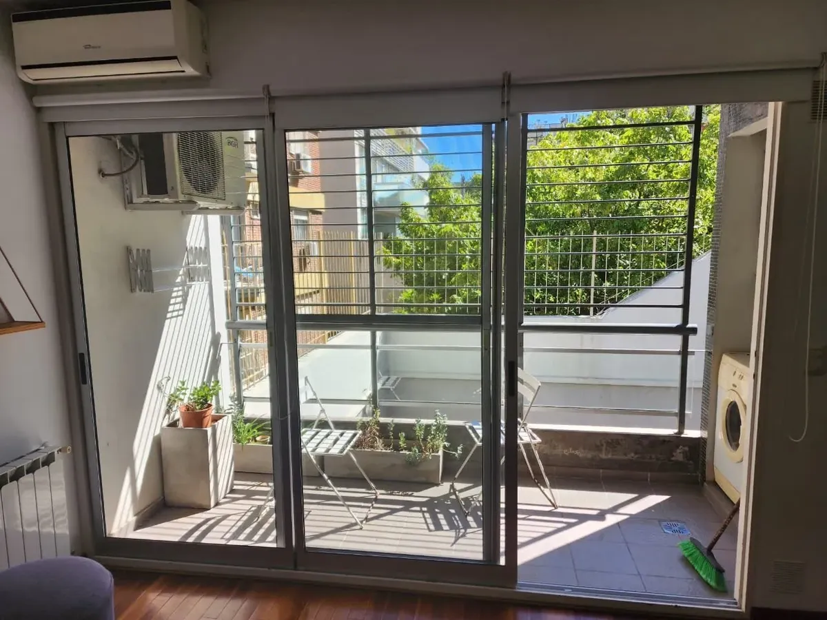 Belgrano, Zapiola 2400, Piso 2, 1 Amb, 30m2, U$s 500 + Expensas + Servicios. 28-06-26