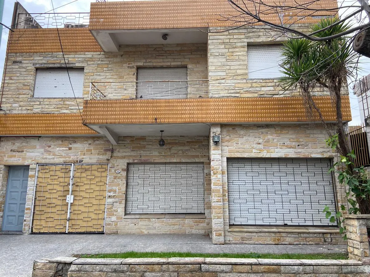 Departamento Amplio En Primer Piso Con Excelente Ubicación