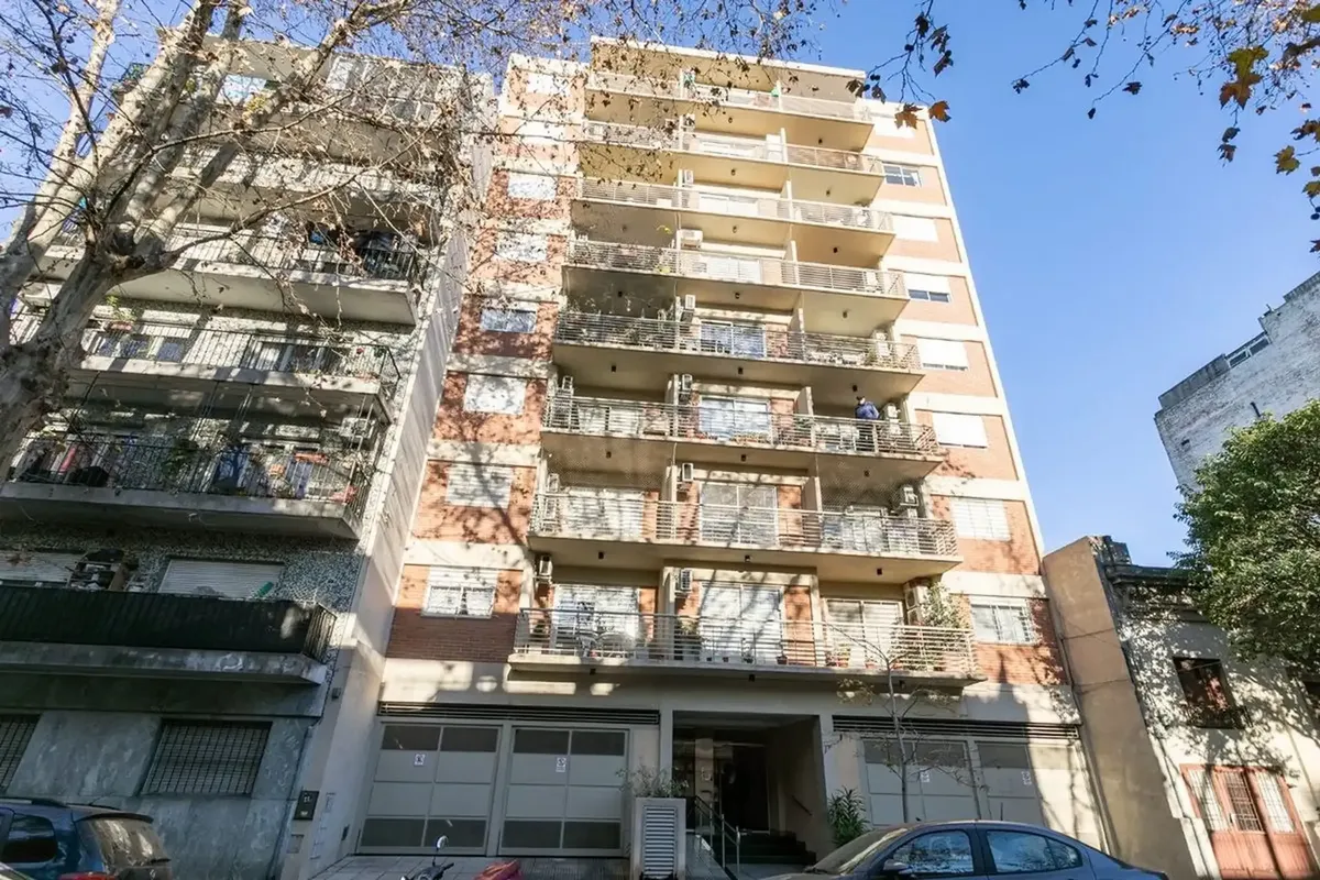 Impecable Monoambiente 3 Piso Al Frente Con Balcón