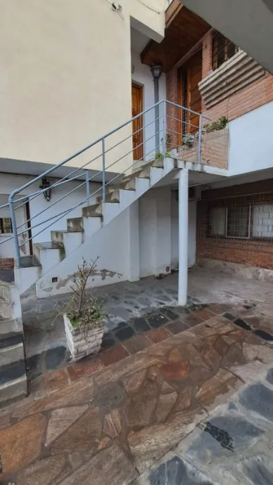 Casa térrea com pátio