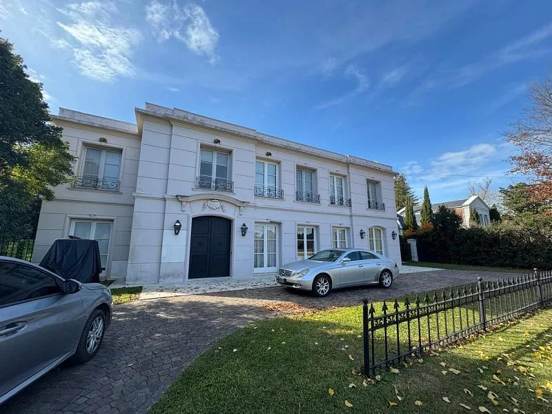 Casa em 2 andares, piscina e vista do golfe