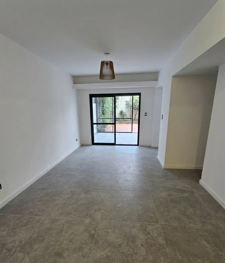 Departamento 3 Amb Remodelado A Nuevo - Con Pileta Propia Y Patio. 150 Mts