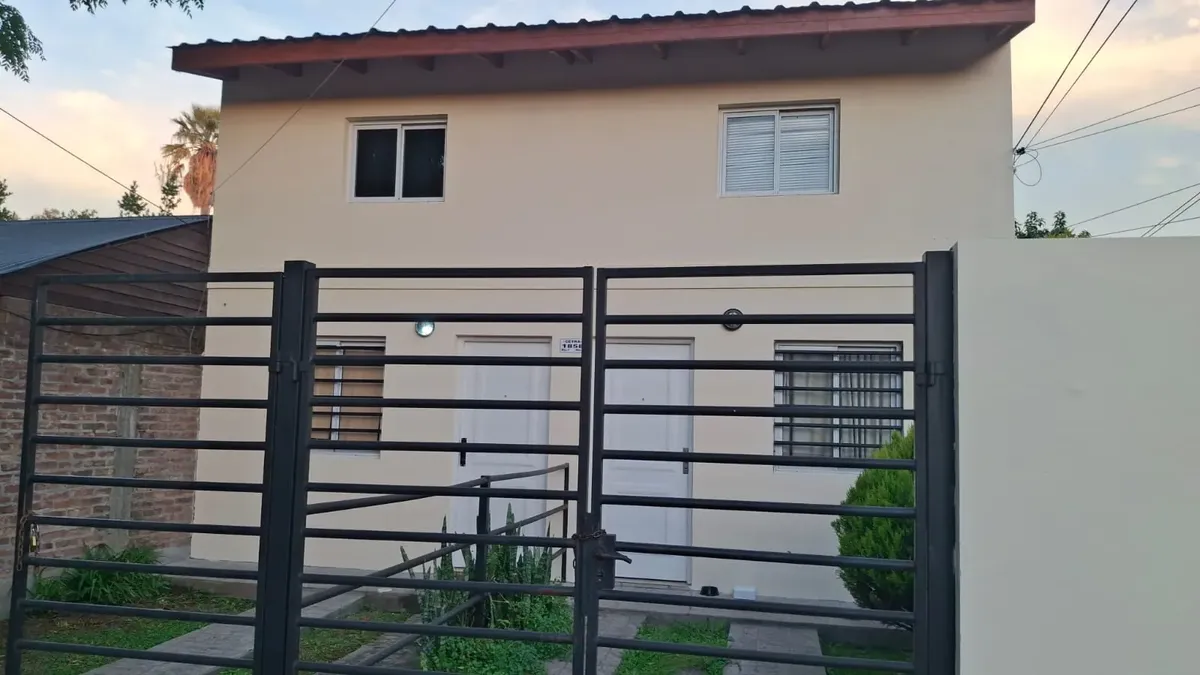 Alquilo Duplex Al Frente C/ Entrada Auto Sin Expensas Con Recibo De Sueldo