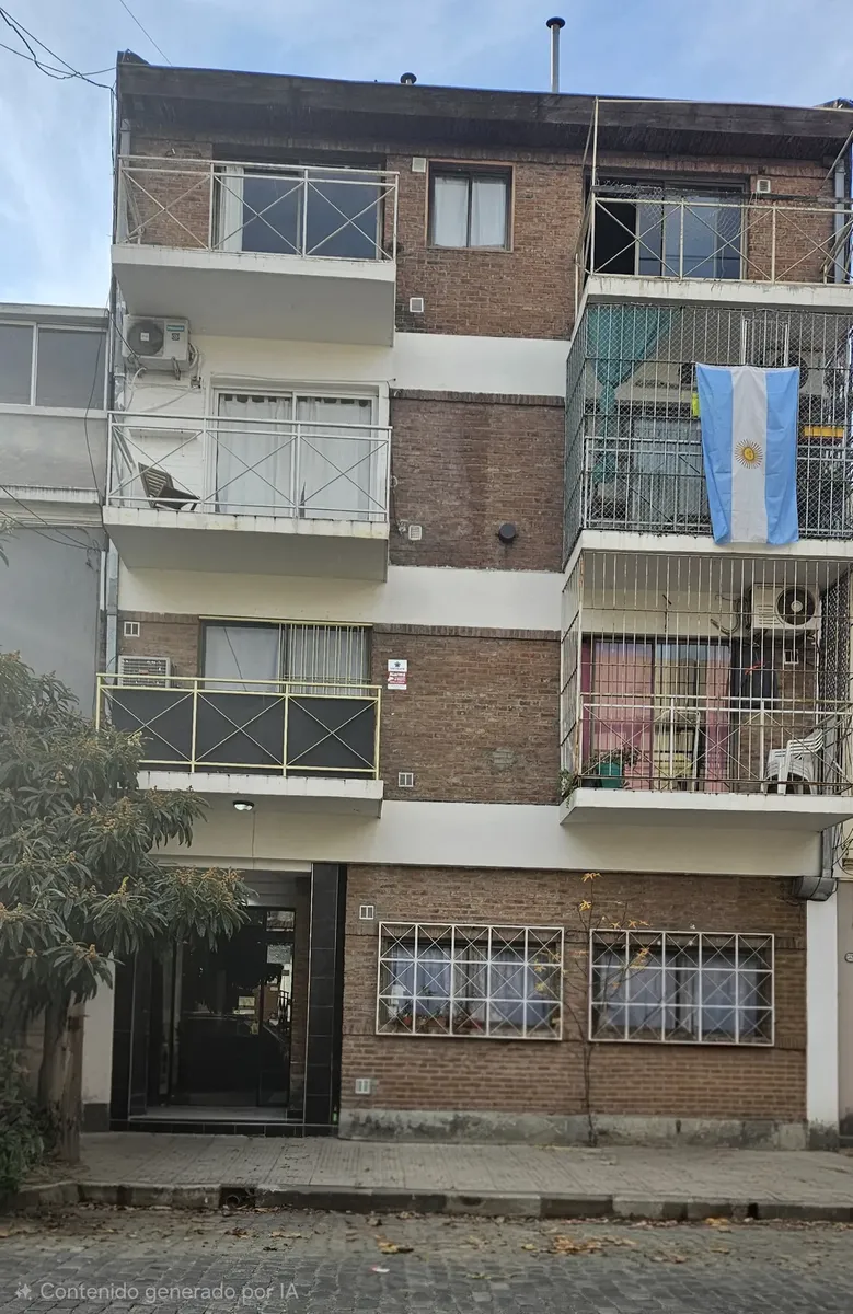 Monoambiente Cocina Independiente - Parque Con Parrilla De Uso Comun - 2 Cuadras De Av. San Martin Y Juan B.justo. Espacio Para Lavarropas