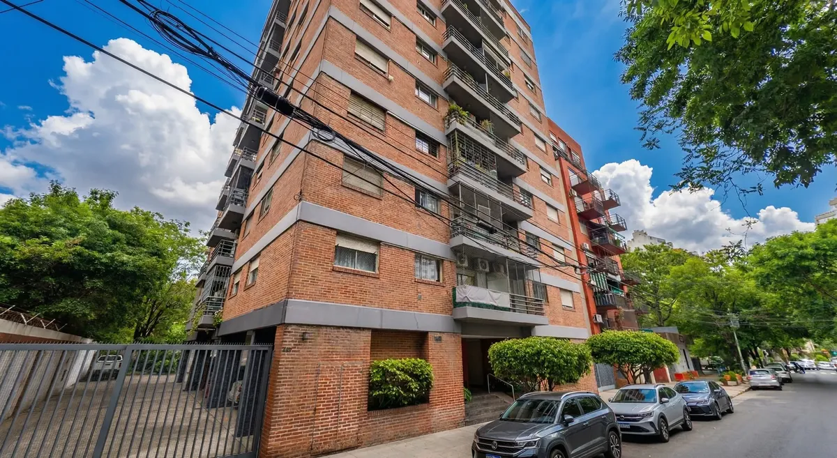 Alquiler 2 Ambientes Caballito Norte | Cochera Doble | Piso Alto Contrafrente Silencioso Luminoso | Vista Abierta A Plaza | Bajas Expensas | Seguridad | Apto Mascotas | Cerca Subte A Y Tren | Finaer