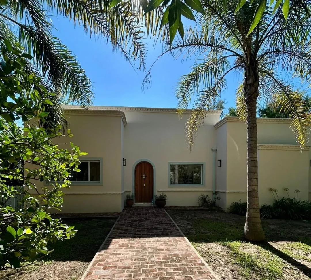 Casa remodelada con pileta