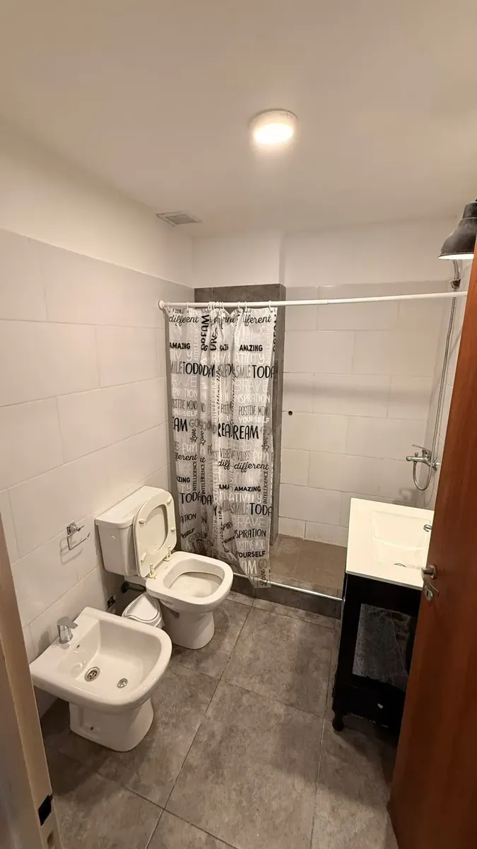 Térreo, pátio, 1 banheiro