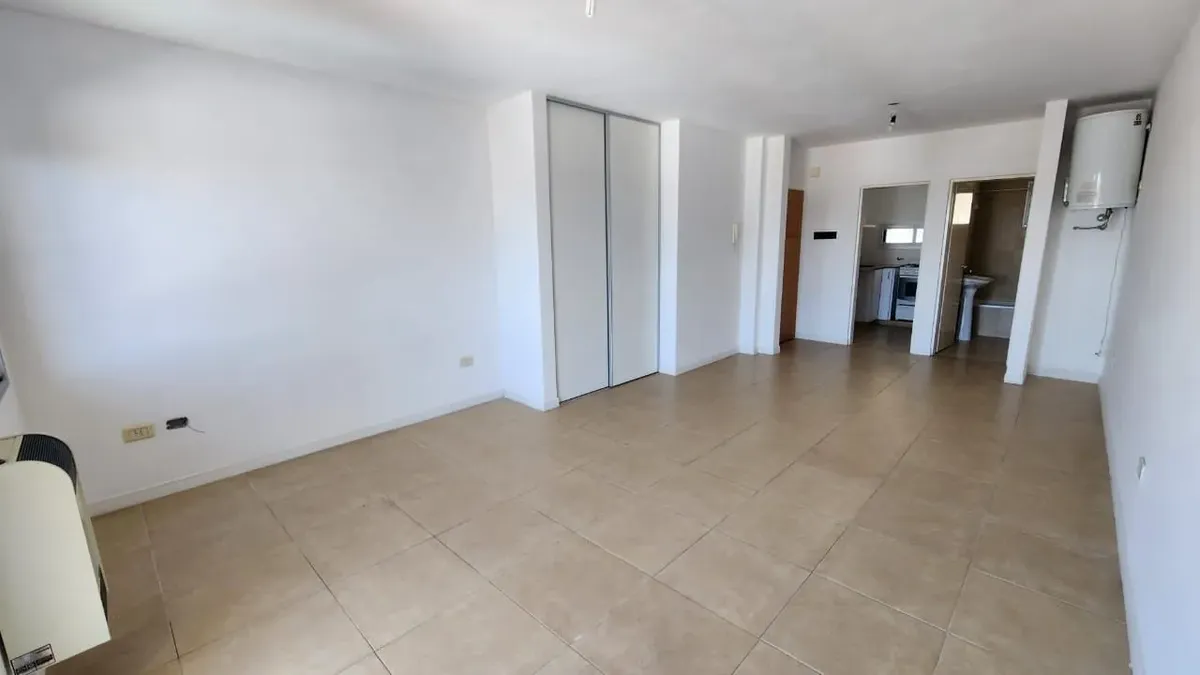 Studio com varanda e piscina