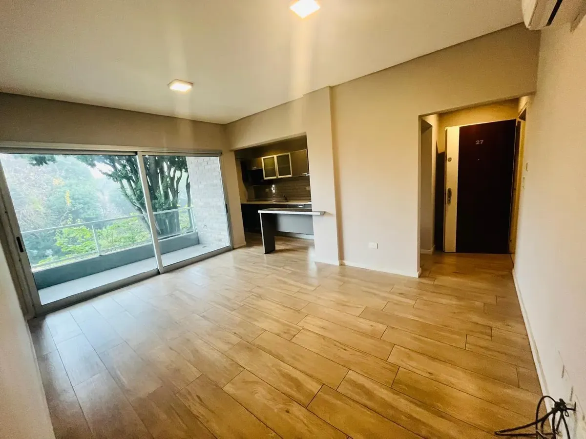 2-room apt with covered parking