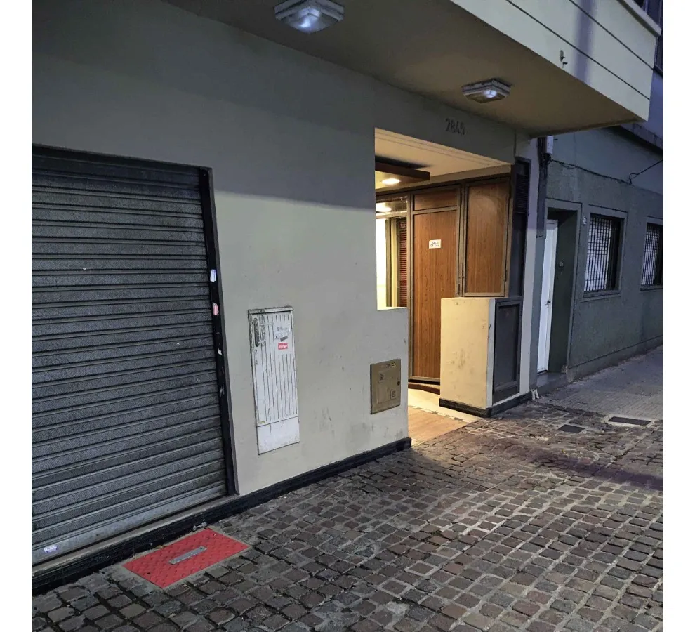 Studio with front balcony