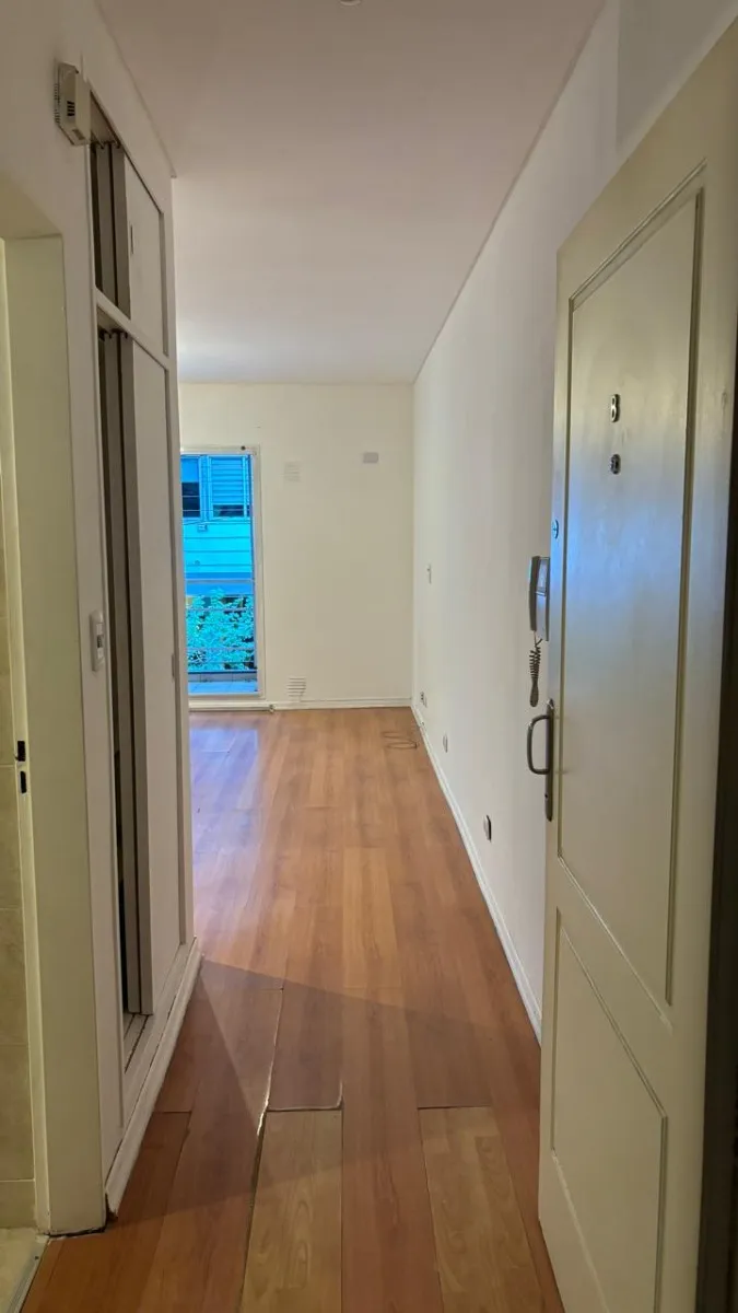Studio with front balcony