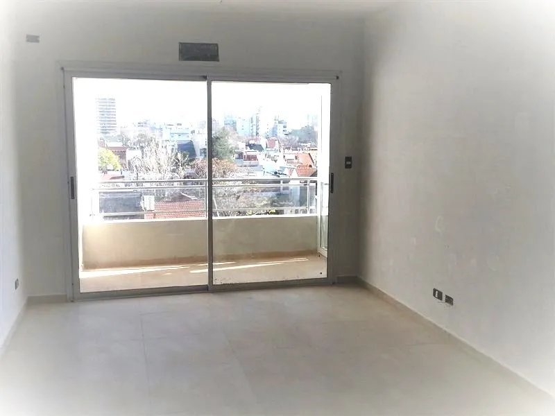 2 Ambientes Muy Luminosos, Con Orientación Norte. Living Comedor Con Balcón Con Vista Abierta - Toillete De Recepción - Cocina Separada Y Lavadero - Dormitorio Con Baño En Suite - Cochera - Baulera