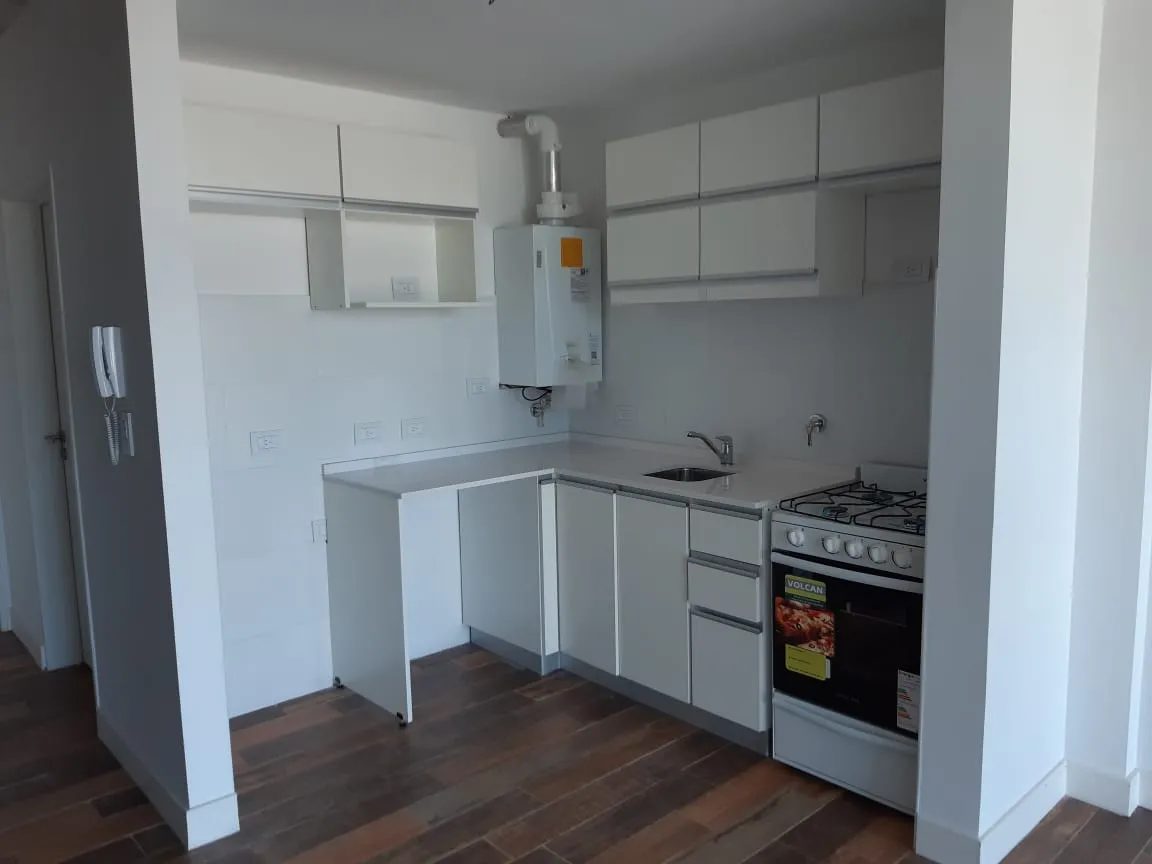 2-room apt, balcony and parking