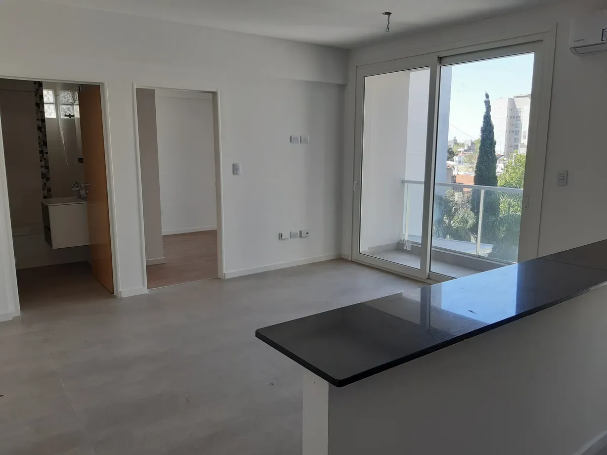 Hermoso Departamento De Dos Ambientes, Excelente Ubicación Y Detalles De Terminación