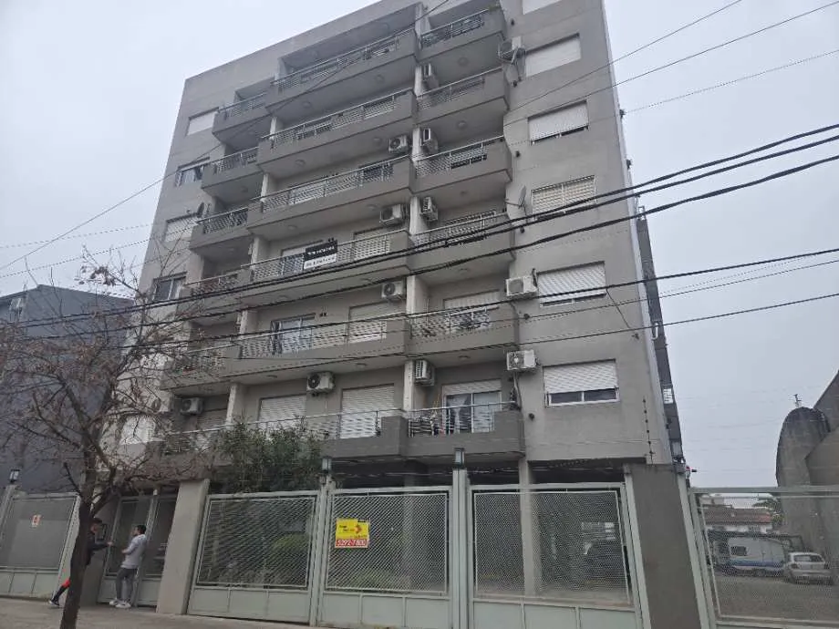 2-room apartment with front balcony