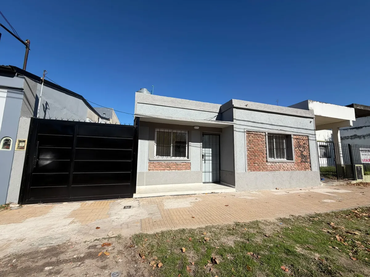 Casa 3 Amb C/ Cochera Merlo Norte