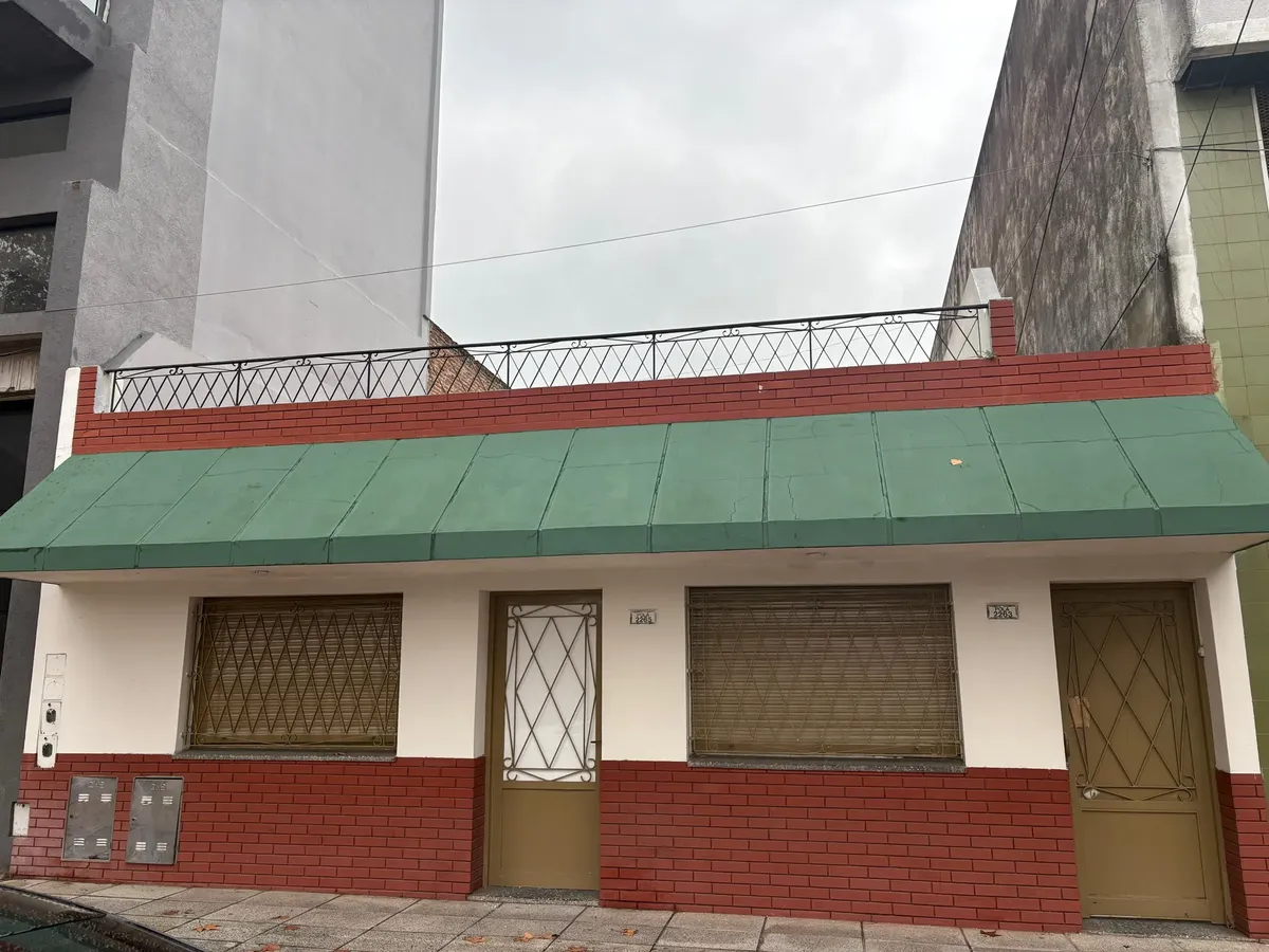 Casa Apta Para Habitar Al Instante. Solo Se Alquila Con Seguro De Causion Y No Se Acepta Mono Tributo! Ipc Cada 4 Meses