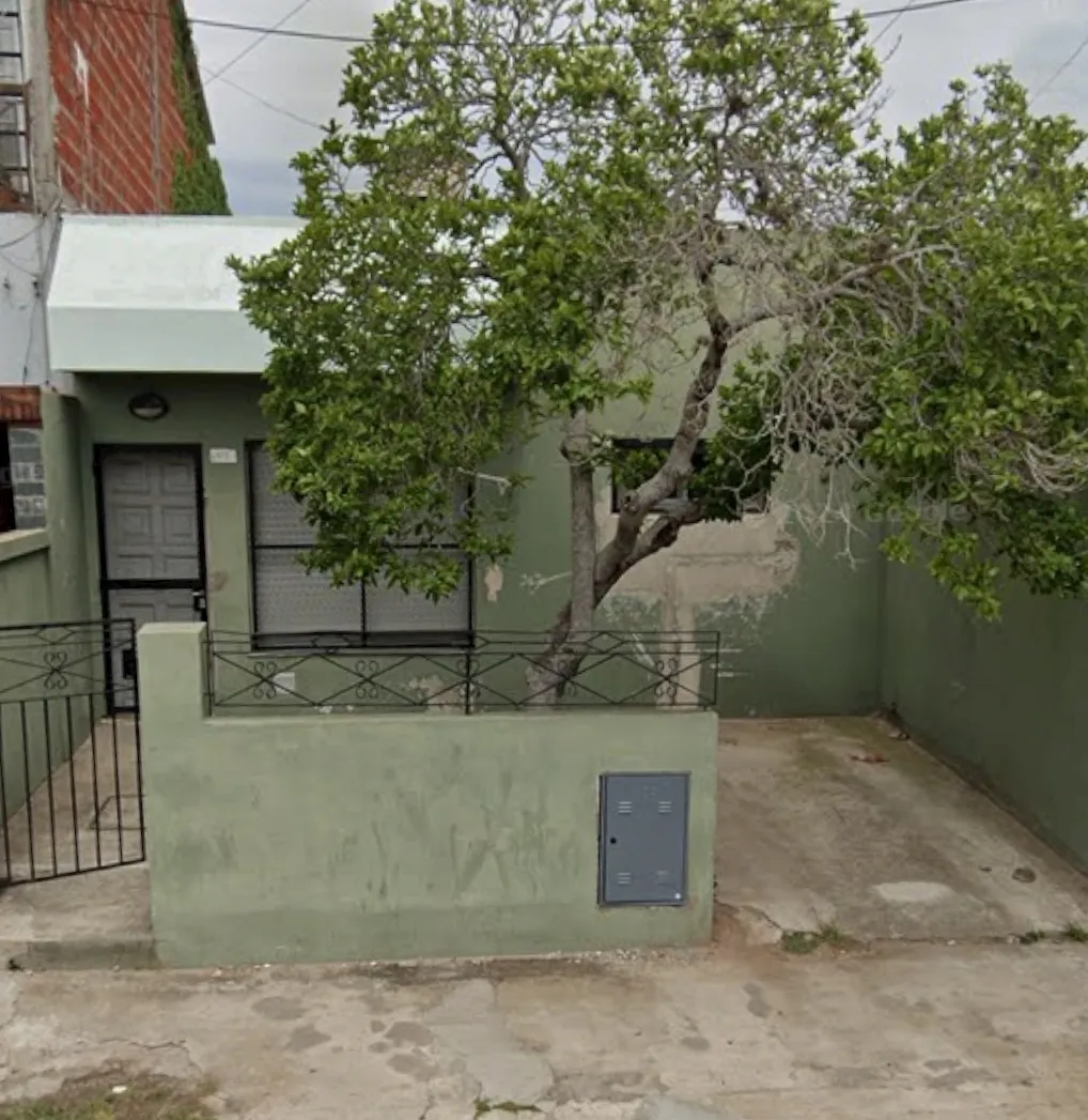 Casa com pátio e vaga
