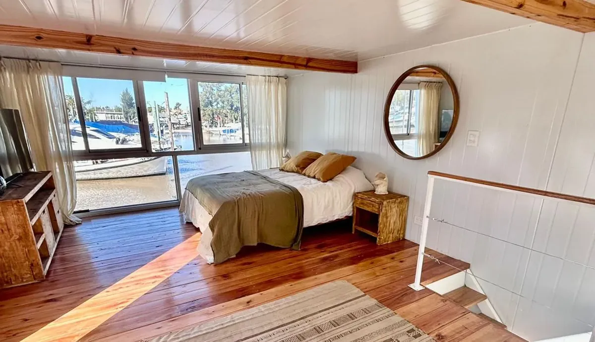 Floating house in San Fernando