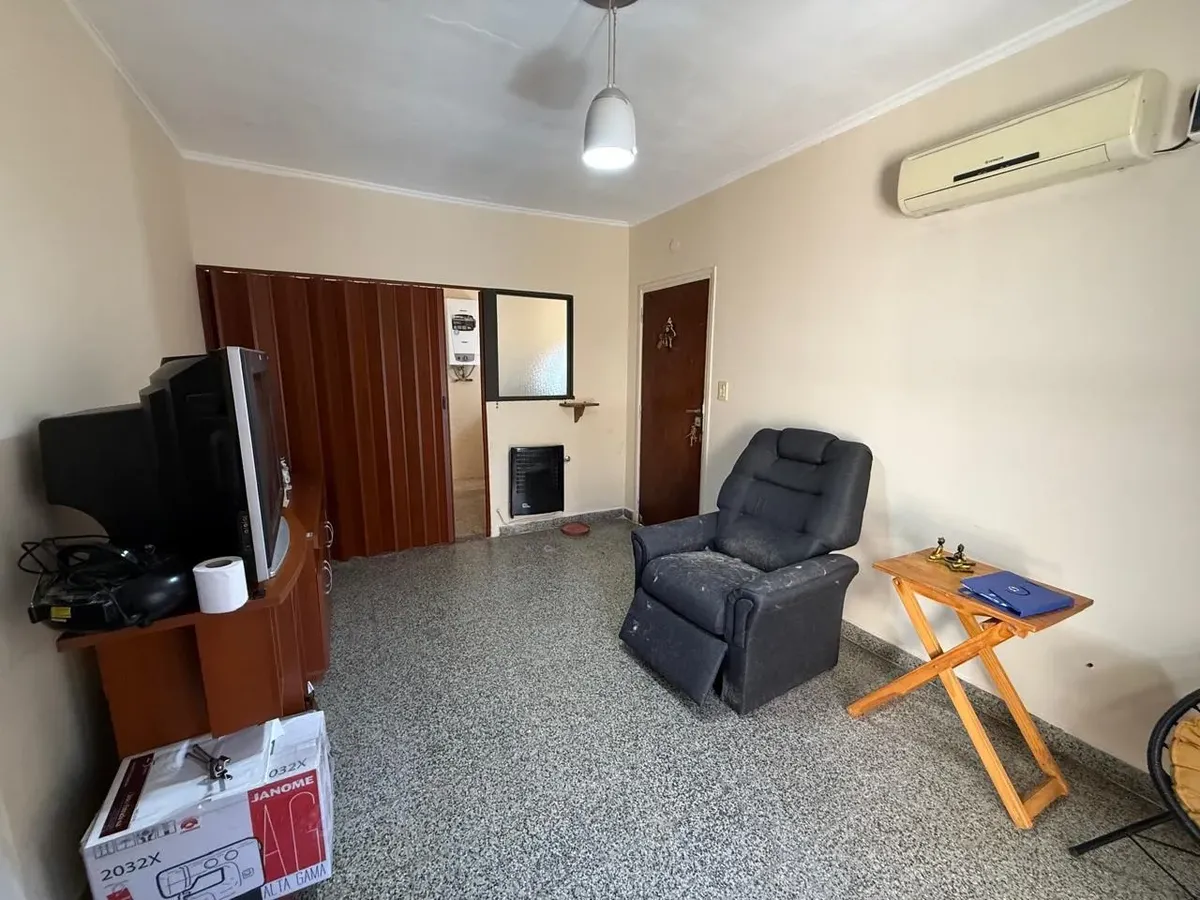 Alquiler Ph Tipo Casa Con Dos Patios Lomas! Sin Expensas!