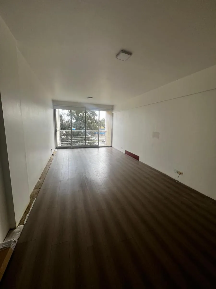 Студия 37 м² с балконом