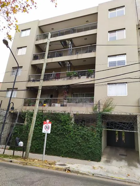 3rd-floor 2-room with balcony