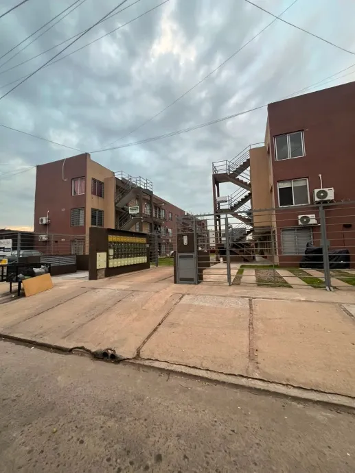 Monoambiente en planta baja con cochera