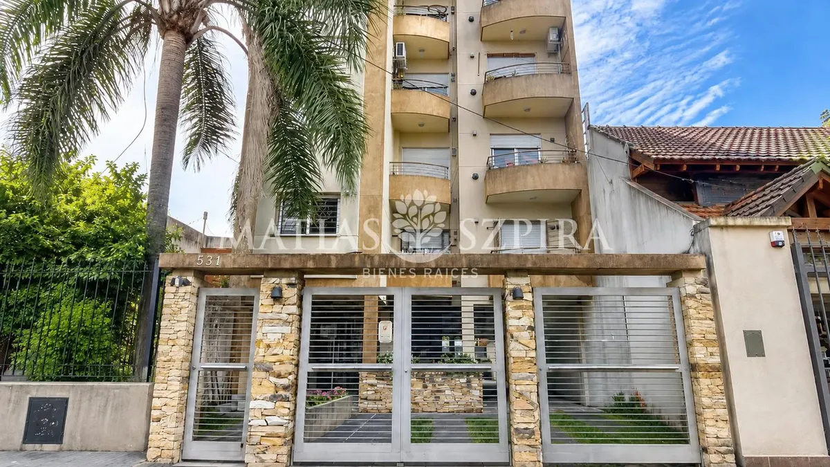 Departamento En Alquiler Con Cochera