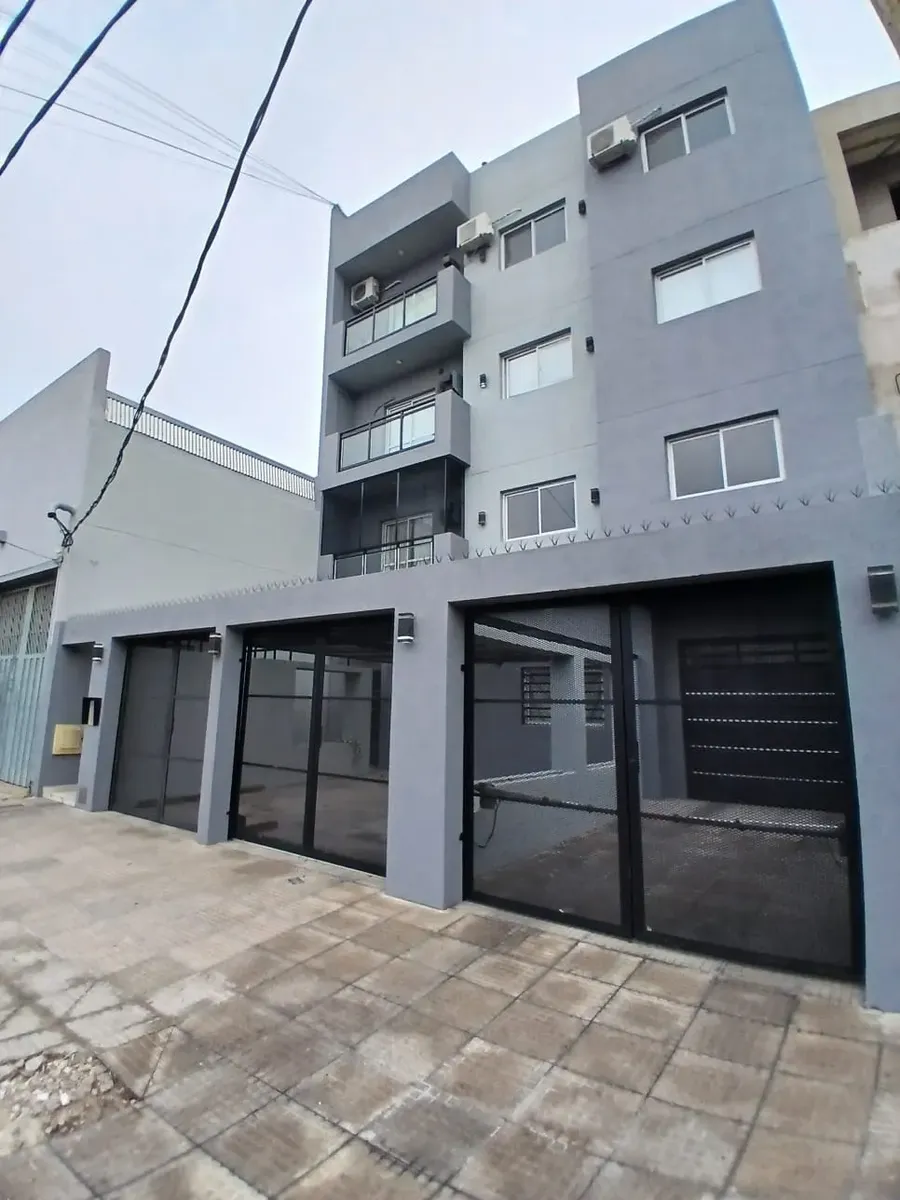 Hermoso Departamento 3 Ambientes Con Balcon Y Cochera