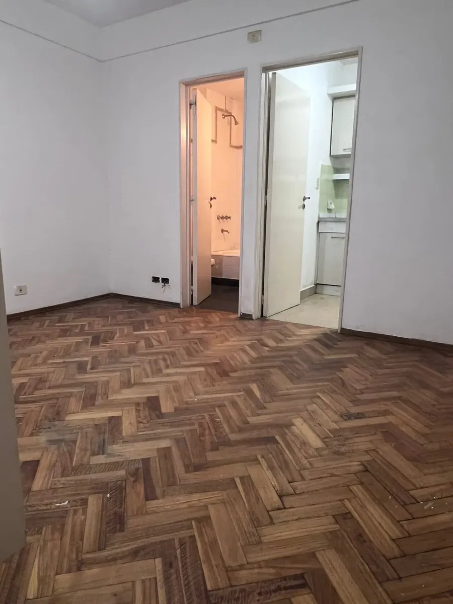 Студия с отдельной кухней