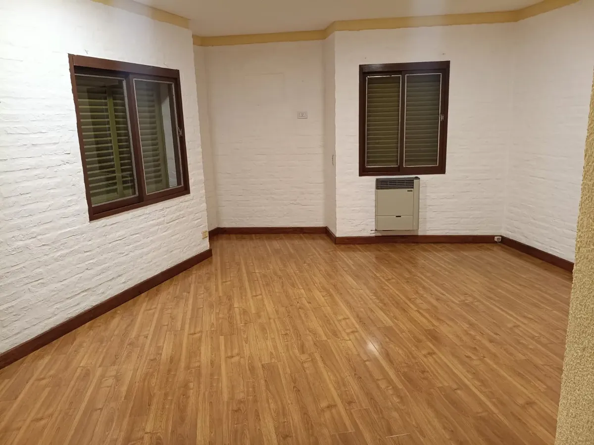 Ph Tipo Casa De 3 Ambientes Primer Piso Por Escalera