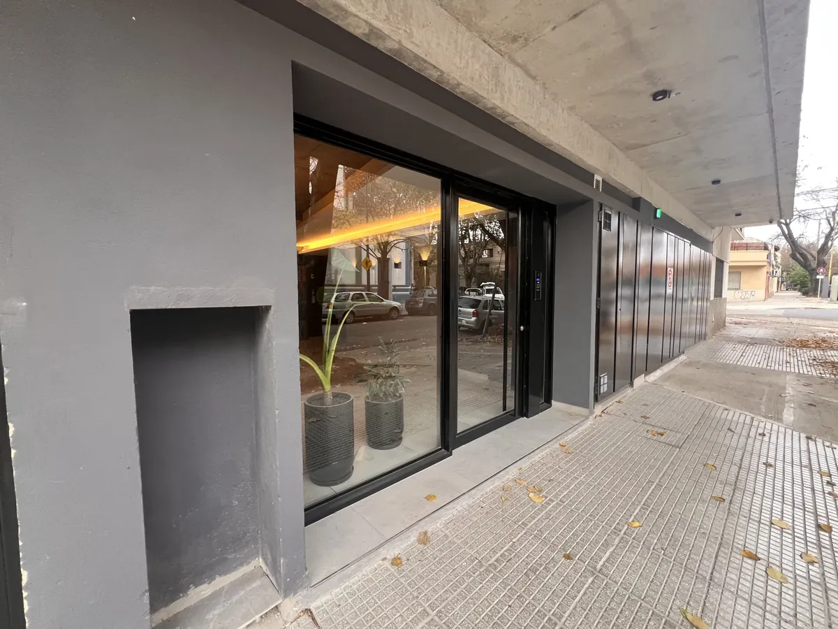 Departamento 2 Ambientes A Estrenar 5 Piso Con Patio De 16 Mts Único Y Exclusivo 2 Equipos De Aire Acondicionado, Anafe Vitroceramico Y Horno Candy, Portero Visor Etc