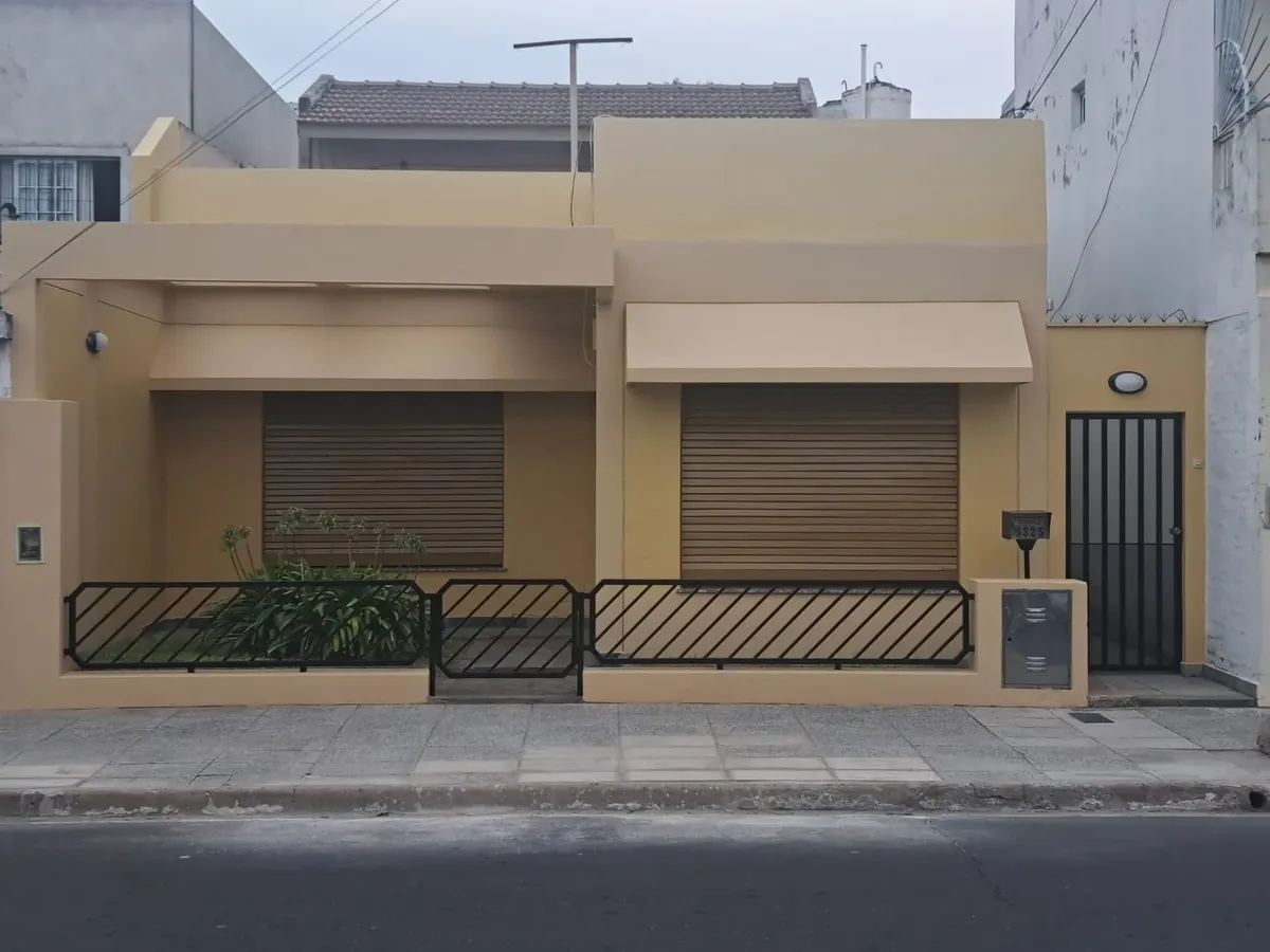Casa 4 ambientes con patio y quincho