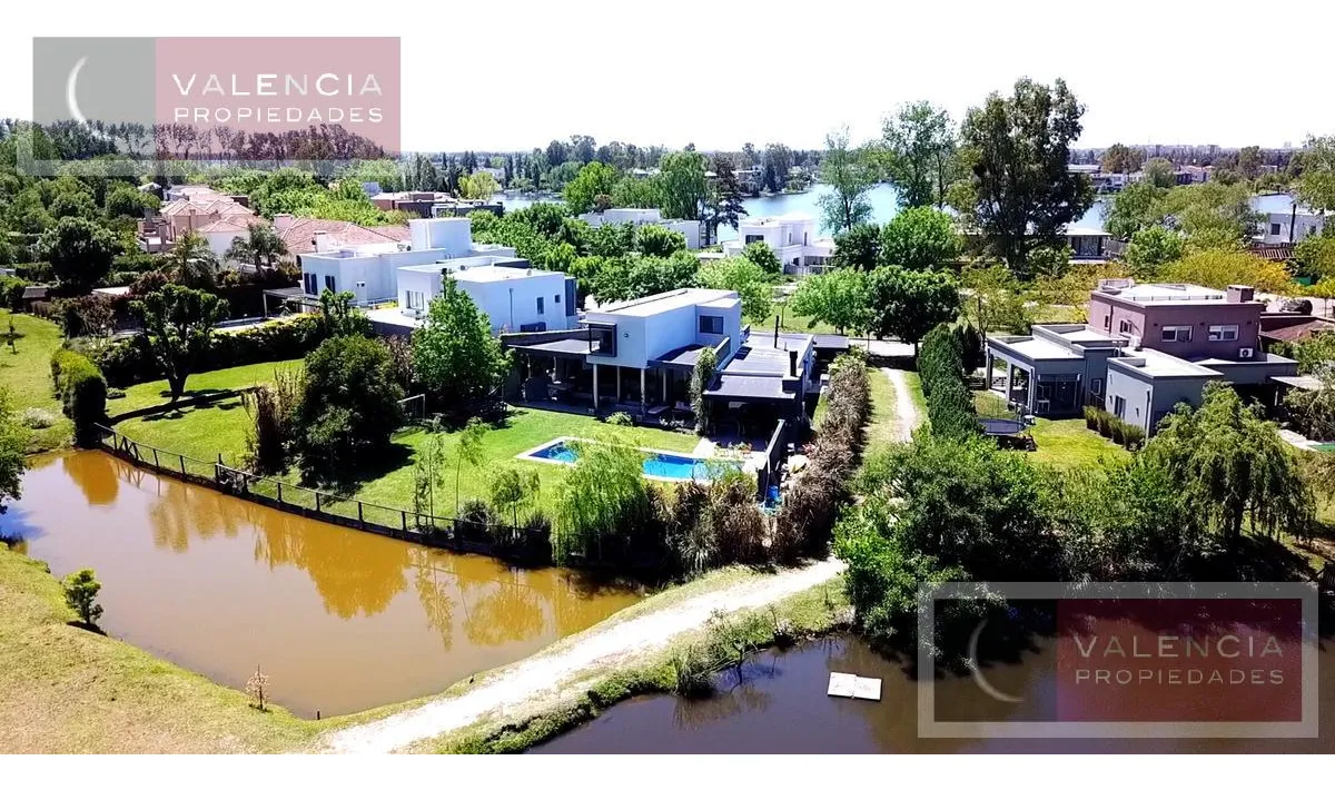 4 Cuartos Casa A Un Espejo De Agua En El Encuentro