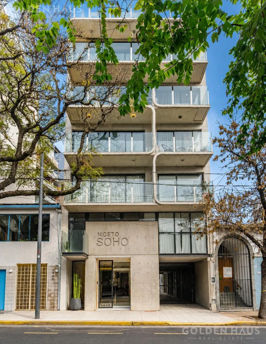 Monoambiente con balcón