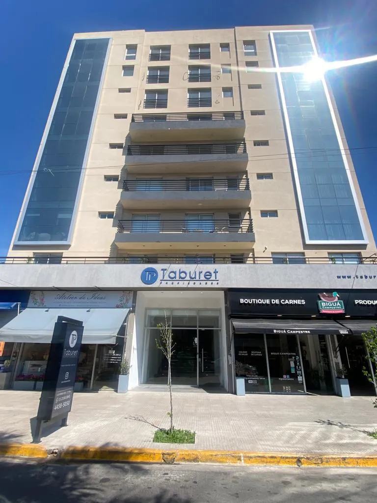 2-room unit with balcony and pool