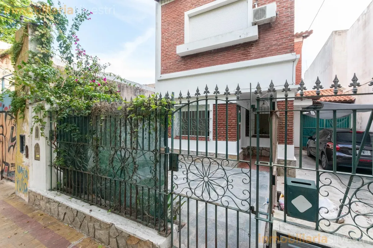 Calle 16 Entre 69 Y 70 La Plata - Casa De 5 Dormitorios En Alquiler