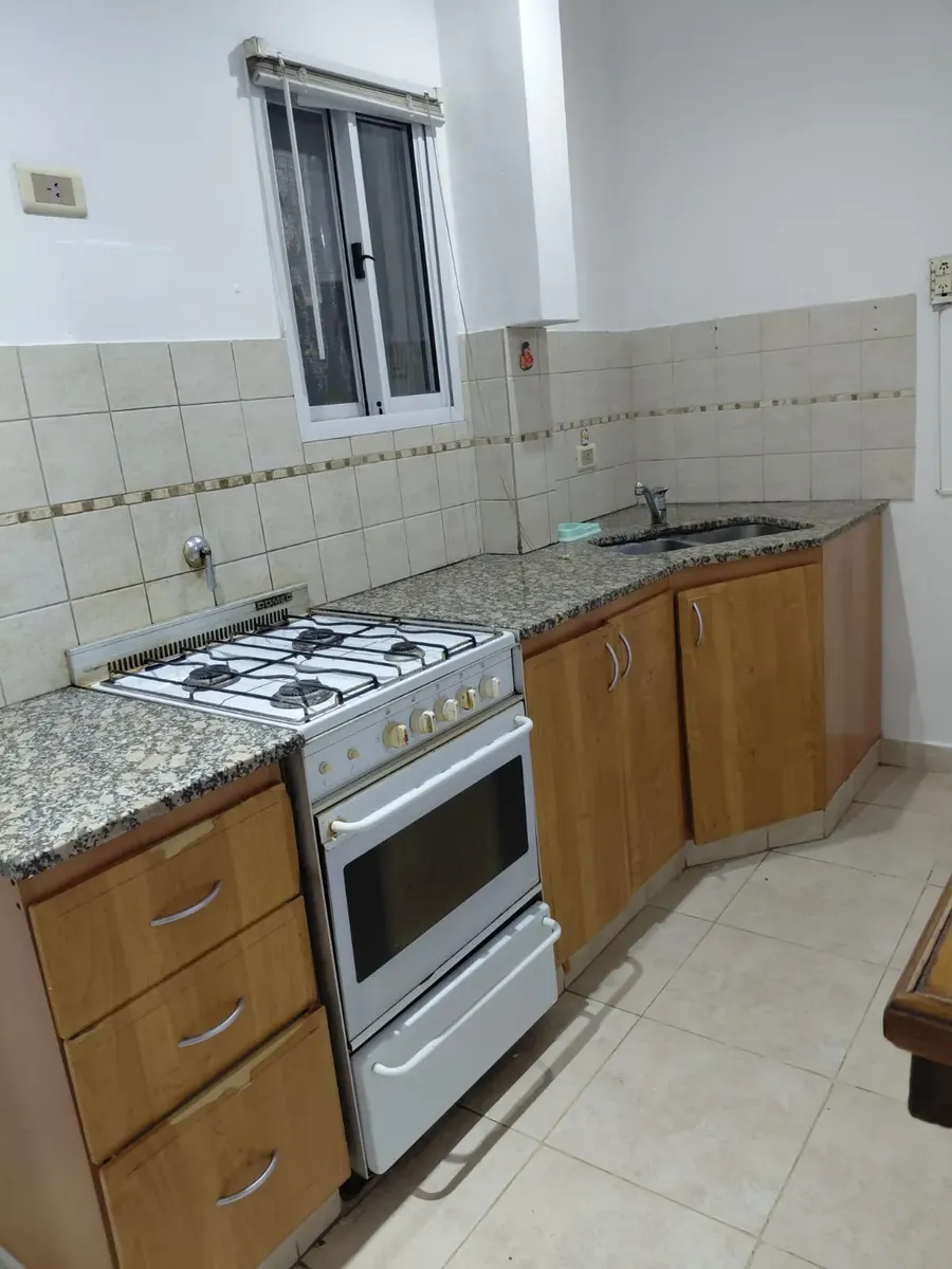 Departamento 3 Ambientes Tipo Casa Al Frente Con Patio