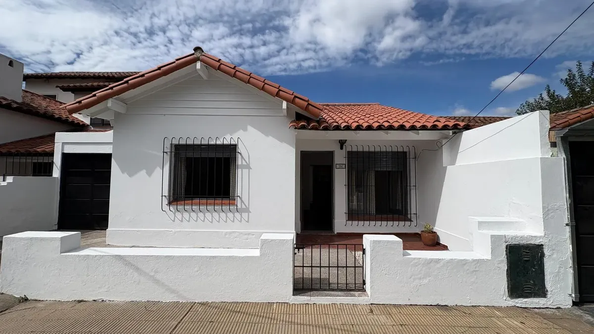 3-room house with parking