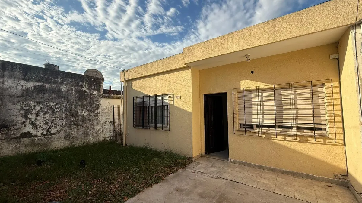 Alquiler - Casa En Ph 3 Amb - Jose C. Paz
