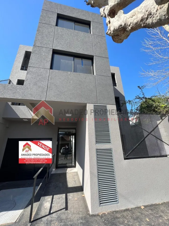 Excelente Monoambiente Al Contrafrente Con Balcon De Poca Antiguedad En 2do Piso. Ubicado En Azara 851, Lomas De Zamora