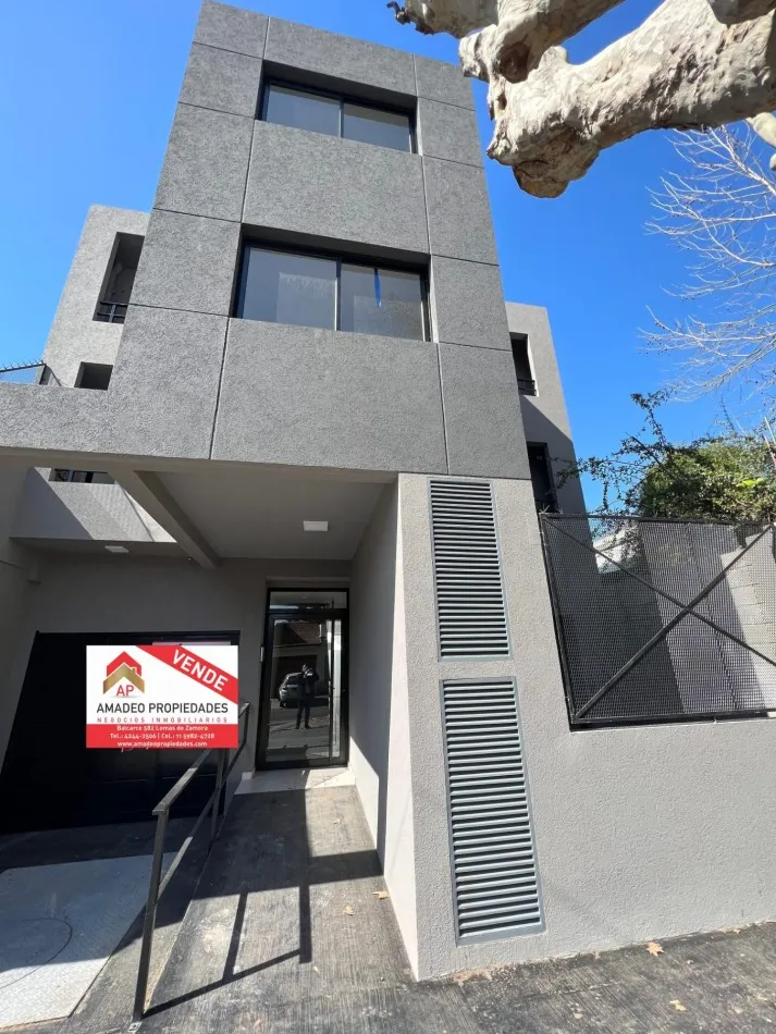 Excelente Monoambiente De Poca Antiguedad En 2do Piso. Ubicado En Azara 851, Lomas De Zamora