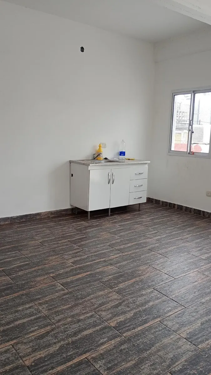 Primer piso por escalera