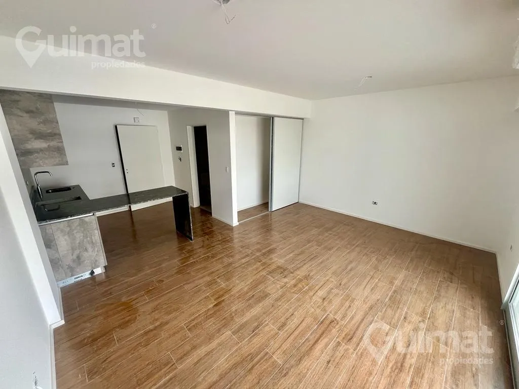 1 Amb C/ Balcon - Piso Alto - Amenities - Corrientes 3400