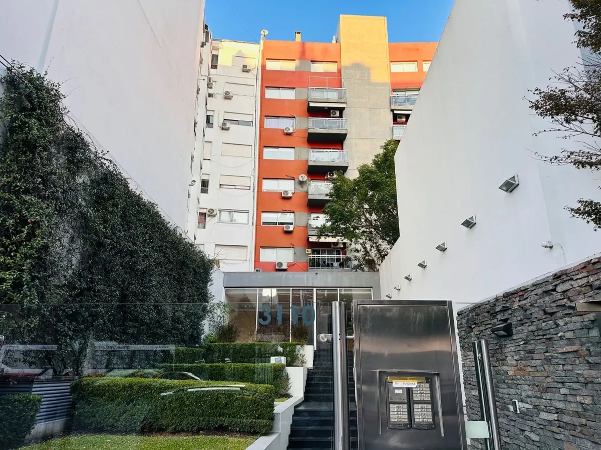 Piso 7 con balcón y cochera